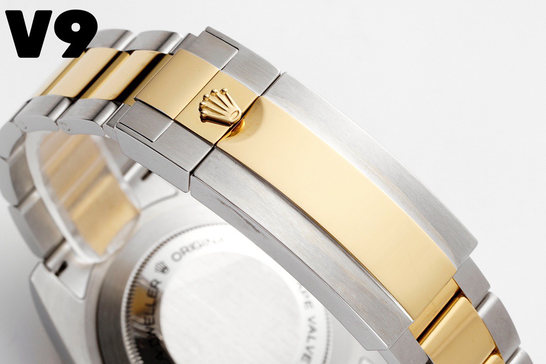 Sea-Dweller 126600 Yellow Gold and Stainless Steel with Black Dial （43mm）