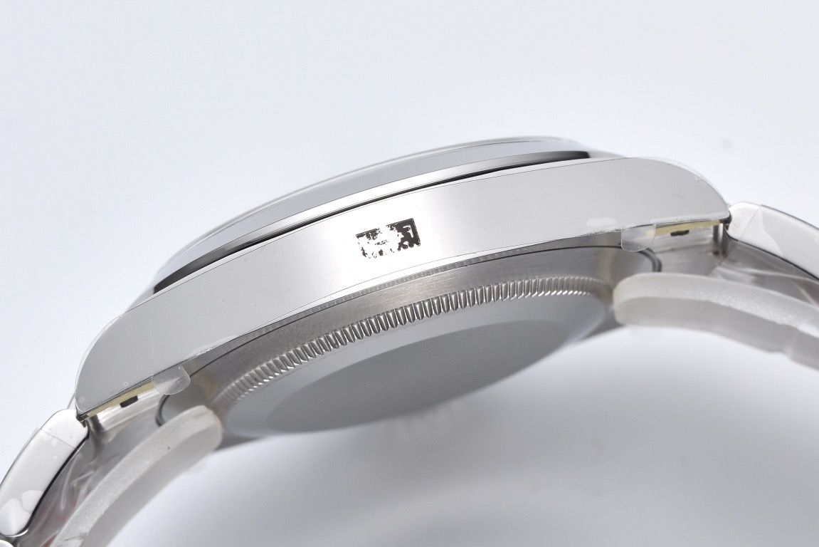 Air King 126900 Stainless Steel with Diamond Black Dial（40mm）