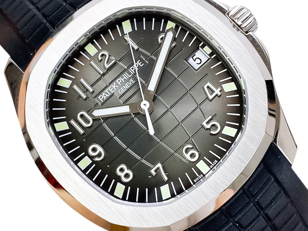 Aquanaut Stainless Steel with Black Dial (40mm)