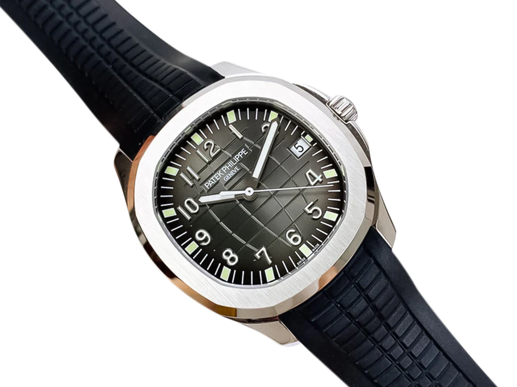 Aquanaut Stainless Steel with Black Dial (40mm)