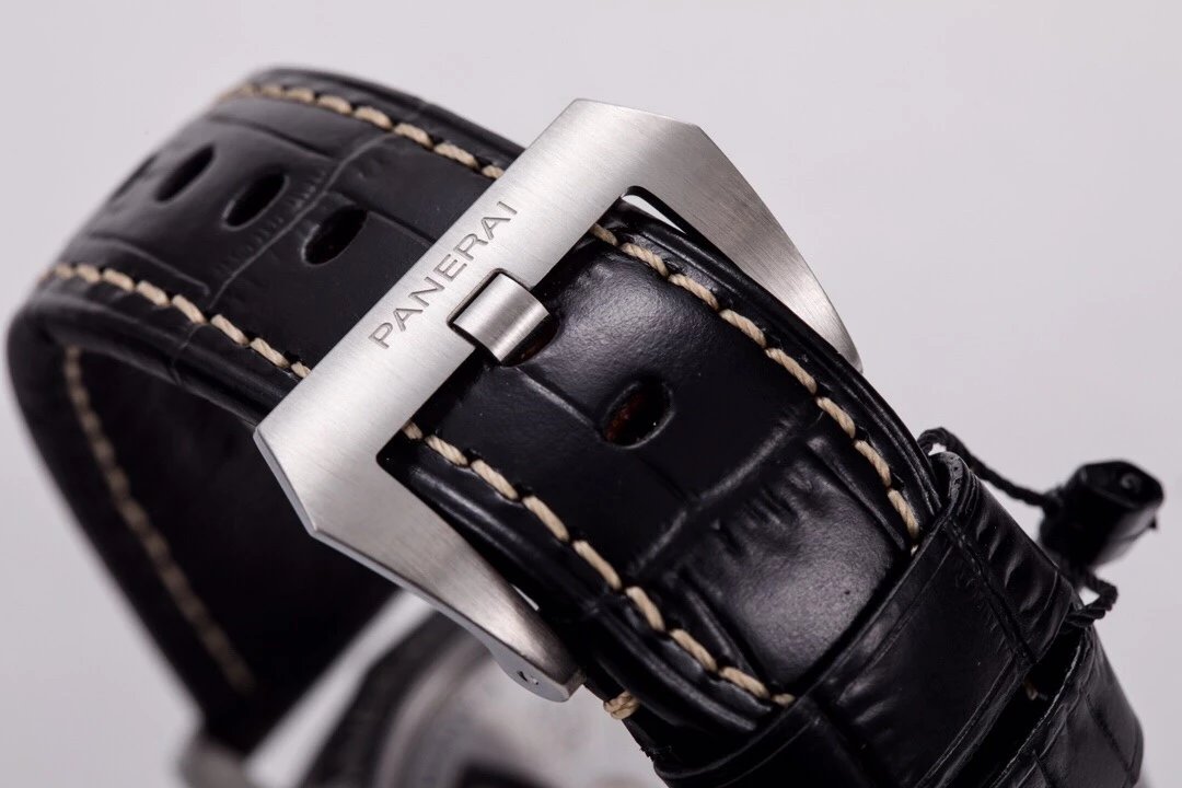 Luminor 1950 3 Days Automatic Stainless Steel with Black Dial and Black Leather Strap (44mm)