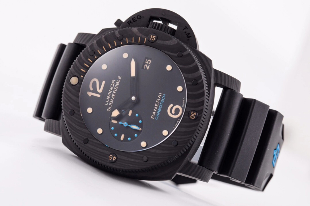 Luminor Submersible 47 3 Days Automatic 'Carbotech' Titanium and Carbon Case with black dial and Black strap (47mm)