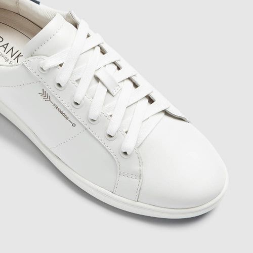 Jackie III White/Navy Metallic