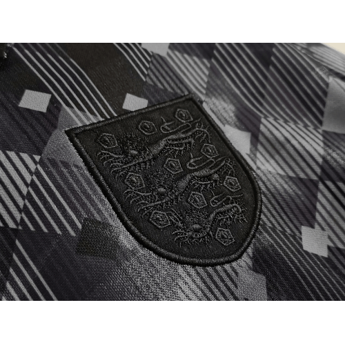 Umbro England Retro-Style Soccer Jersey black 1990