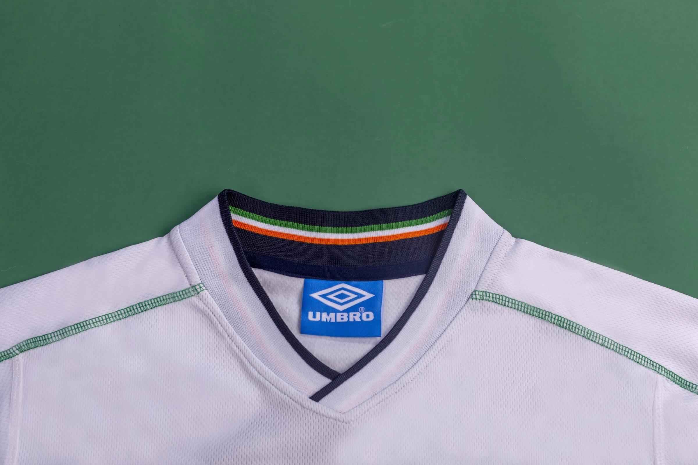 Keane #6 Retro Ireland Away Jersey 2002