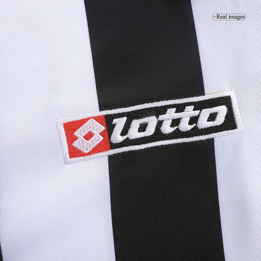 Juventus Retro Jersey Home 2001/02