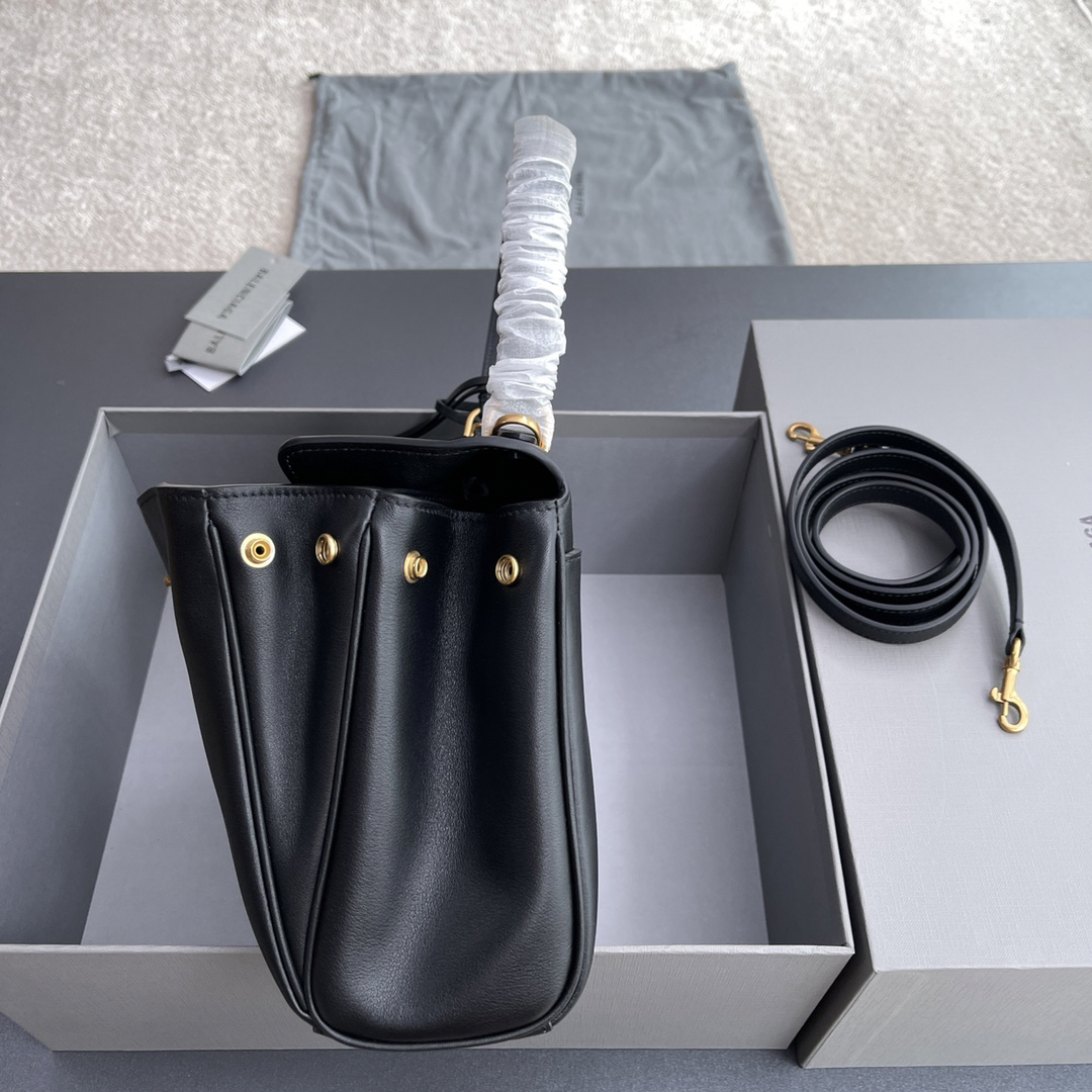 Balenciaga-rodeo bag