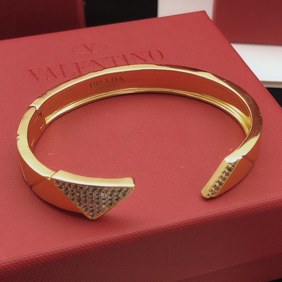 PRADA - Diamond Quilted Bracelet