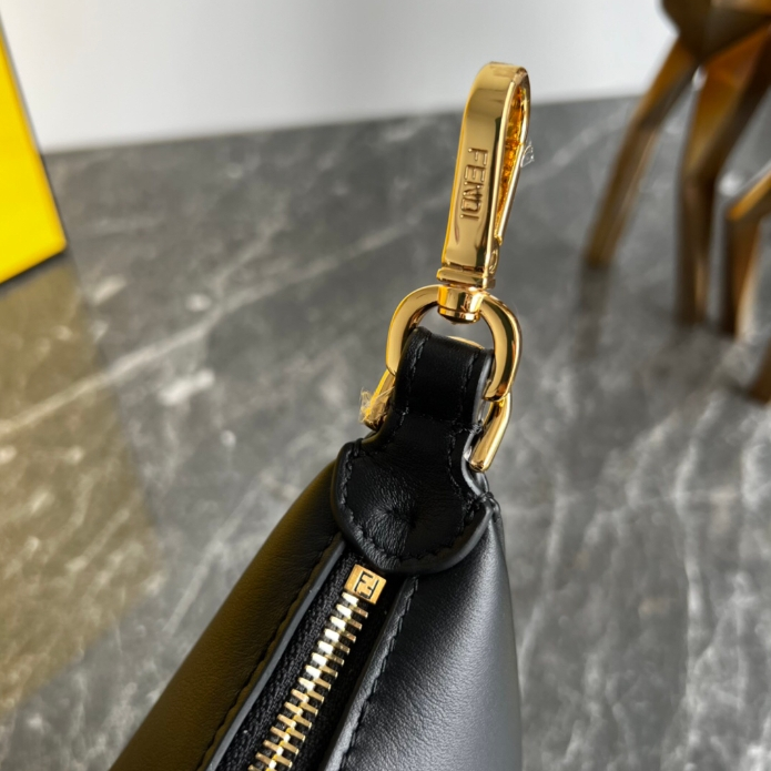 FENDI-Crescent Armpit Bag