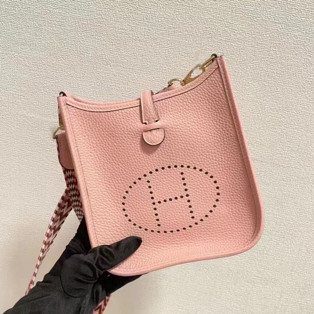 Hermes-Evelyne 17cm Evelyne TC leather 3q powder gold and silver buckle in stock