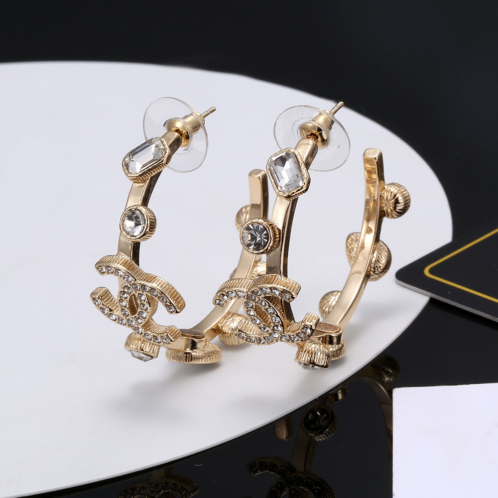 Chanel-Weaving irregular square diamond earrings