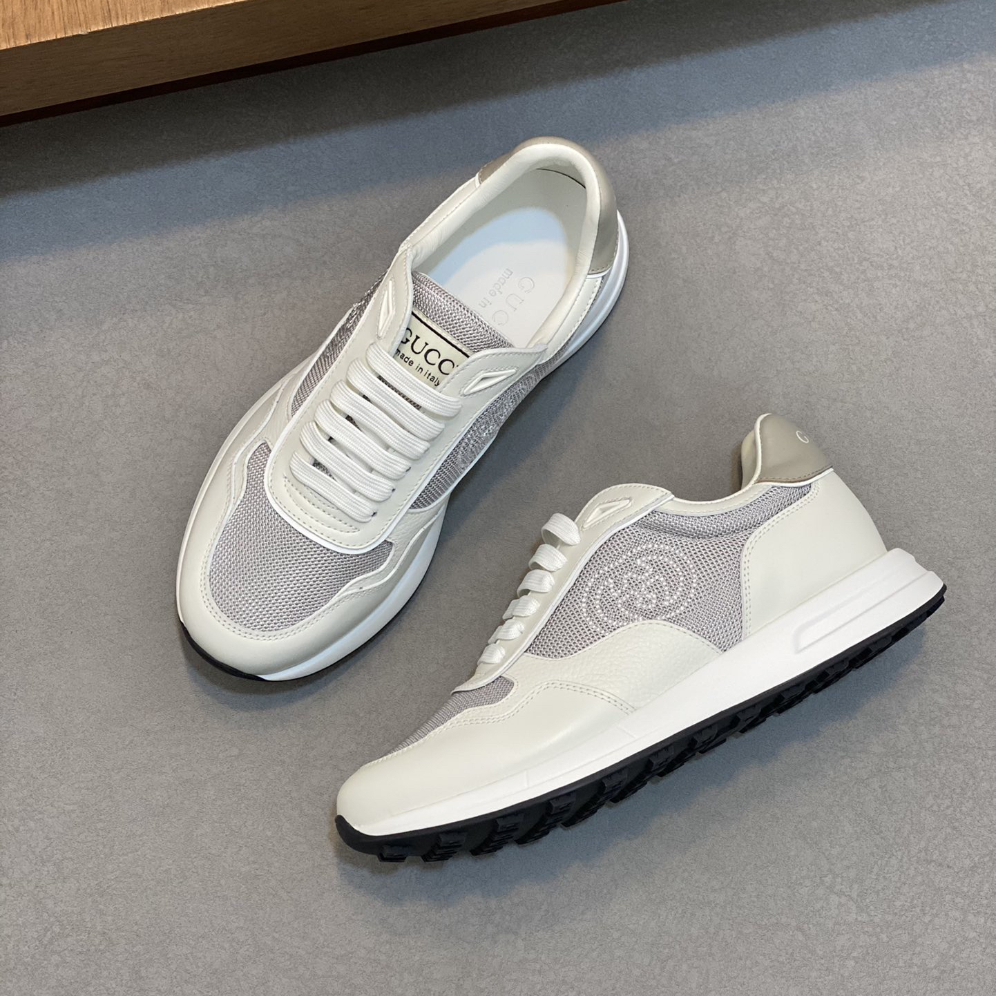 GUCCI - Cowhide Sneakers