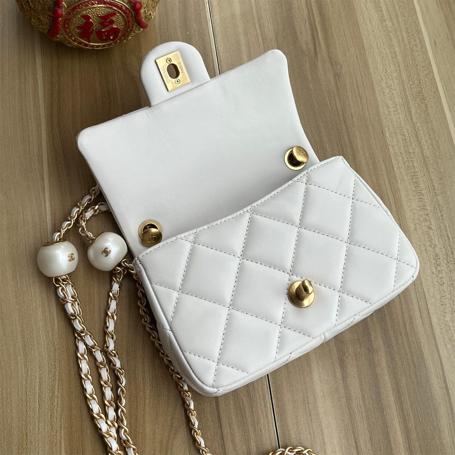 Chanel-Mini cap bag 22b