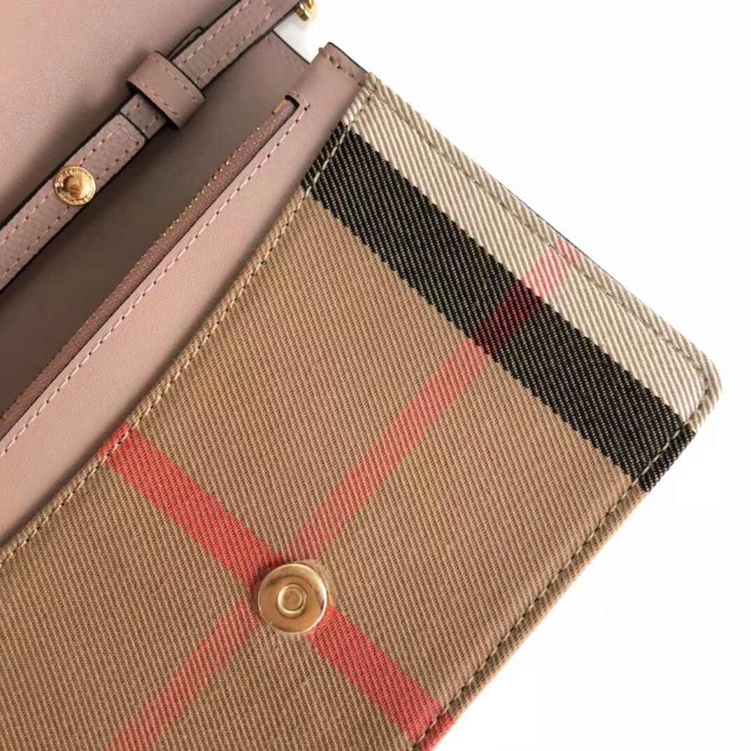 Burbuerry- house check wallet