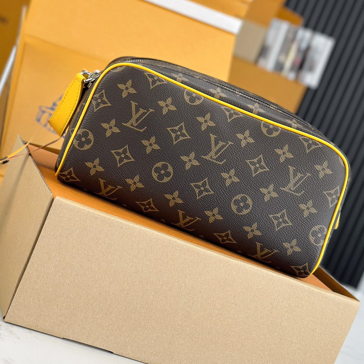 LV- Dopp Kit Zipper Bag