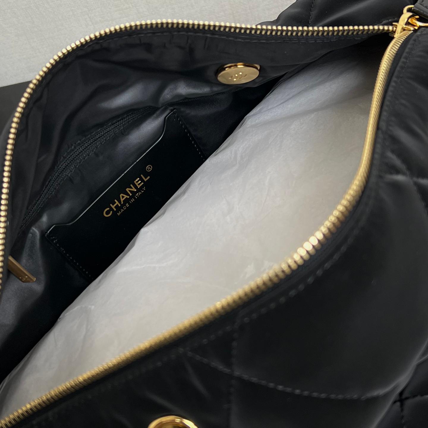 Chanel- Ski Collection