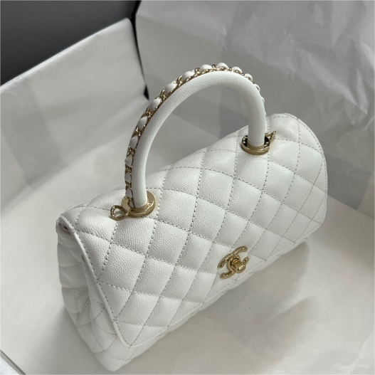 CHANEL-Mini Mouth Cover Leather Chain Decoration Handle Handbag