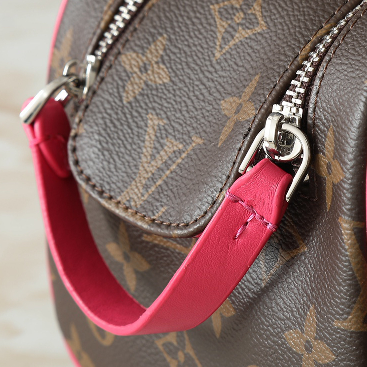 LV- Dopp Kit Zipper Bag