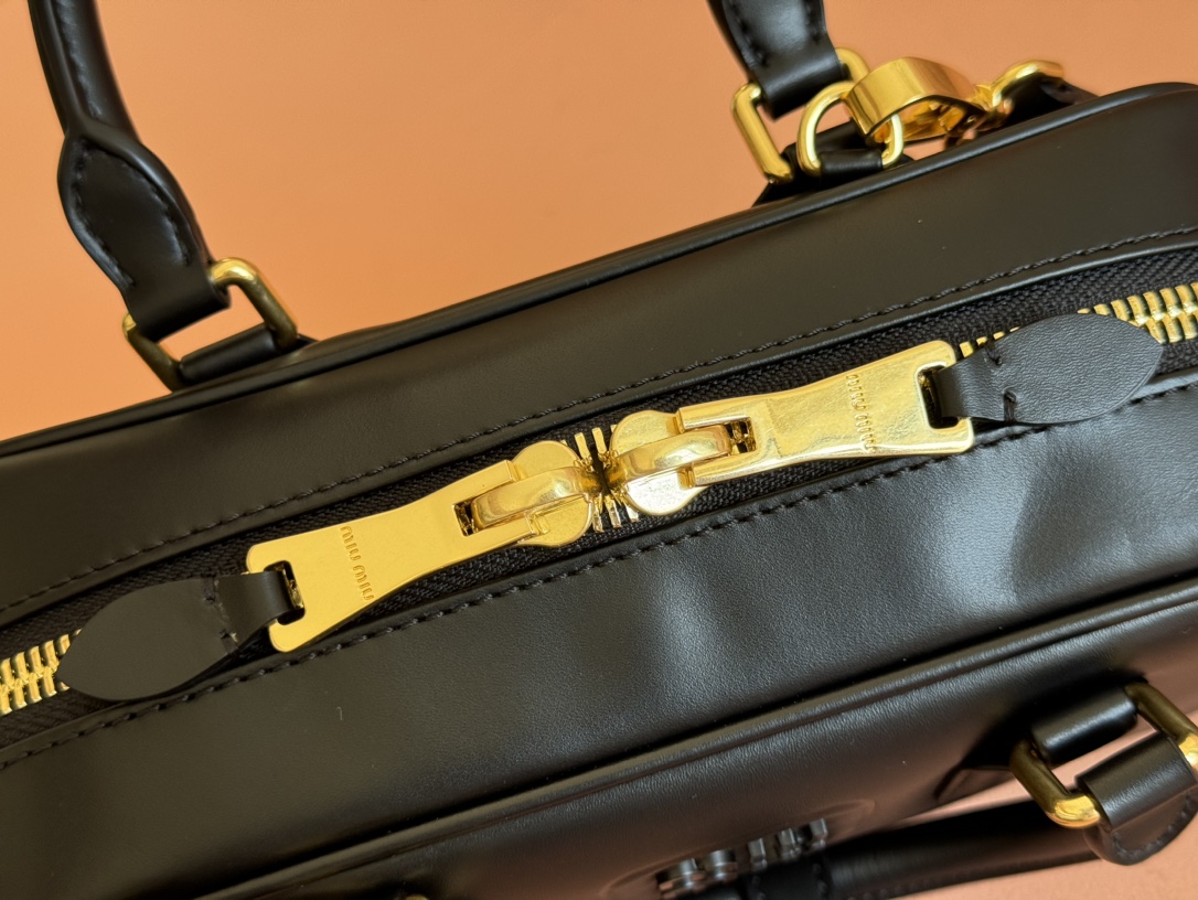 MIU MIU - Arcadie Leather Mini Shoulder Bag Black