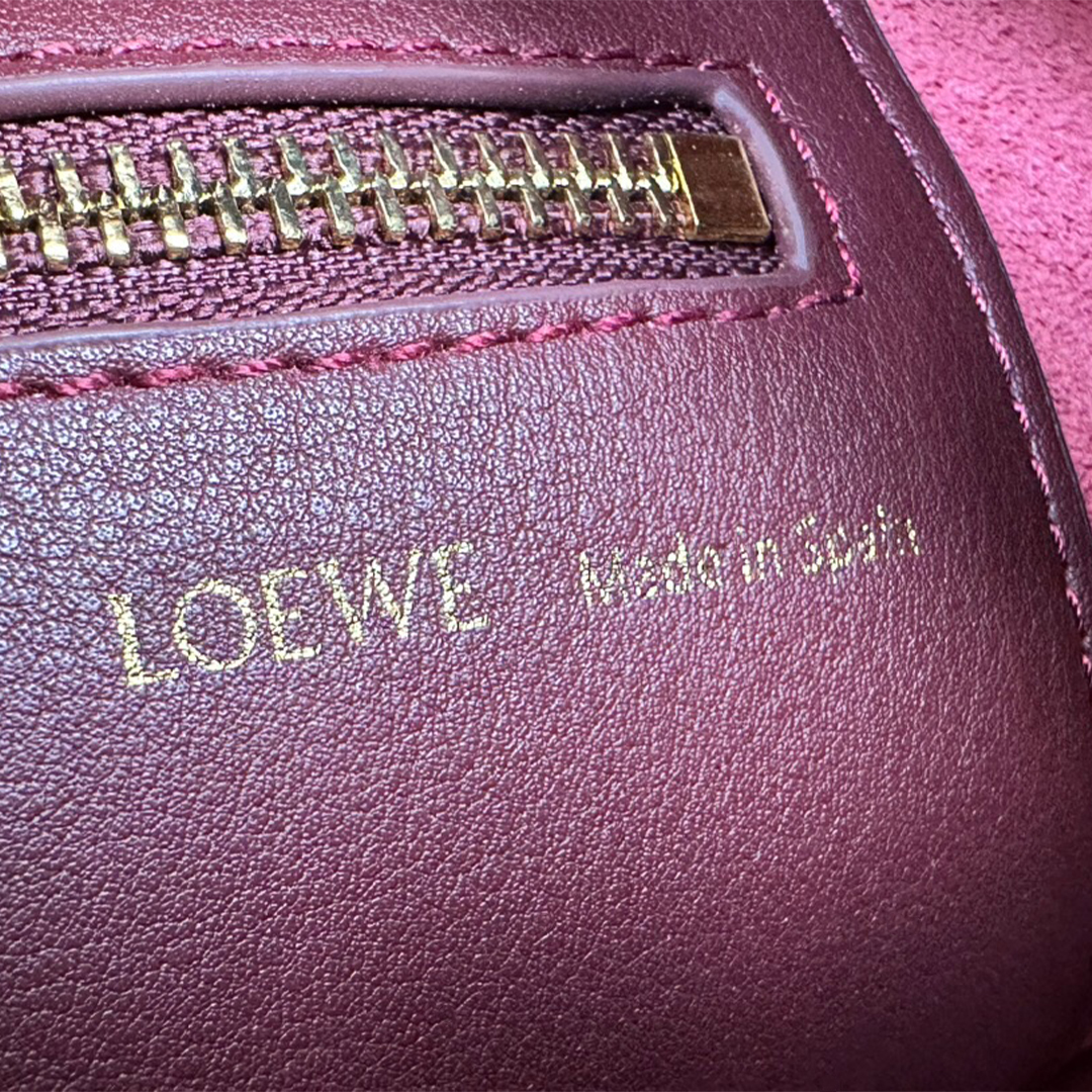 LOEWE-squeeze