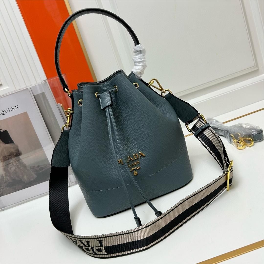 Prada-Calfskin lychee pattern