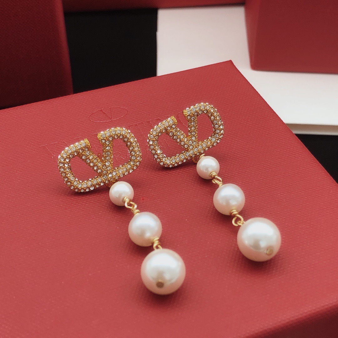 Valentino-Tassel pearl earrings