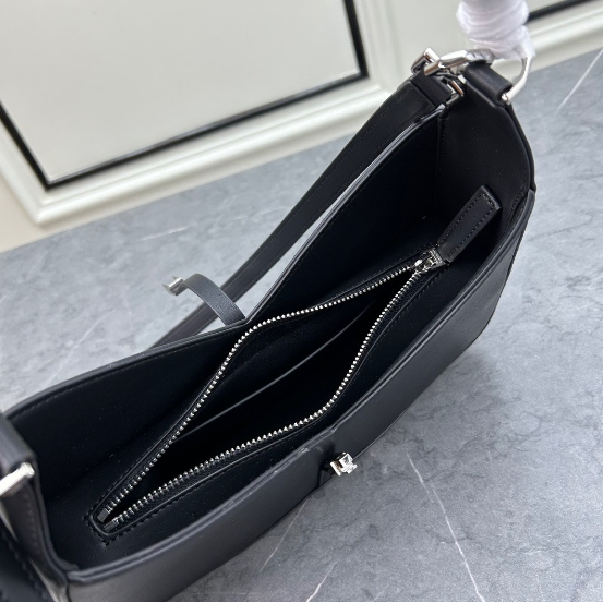 Givenchy-Hollow Out Hardware Chain Handbag