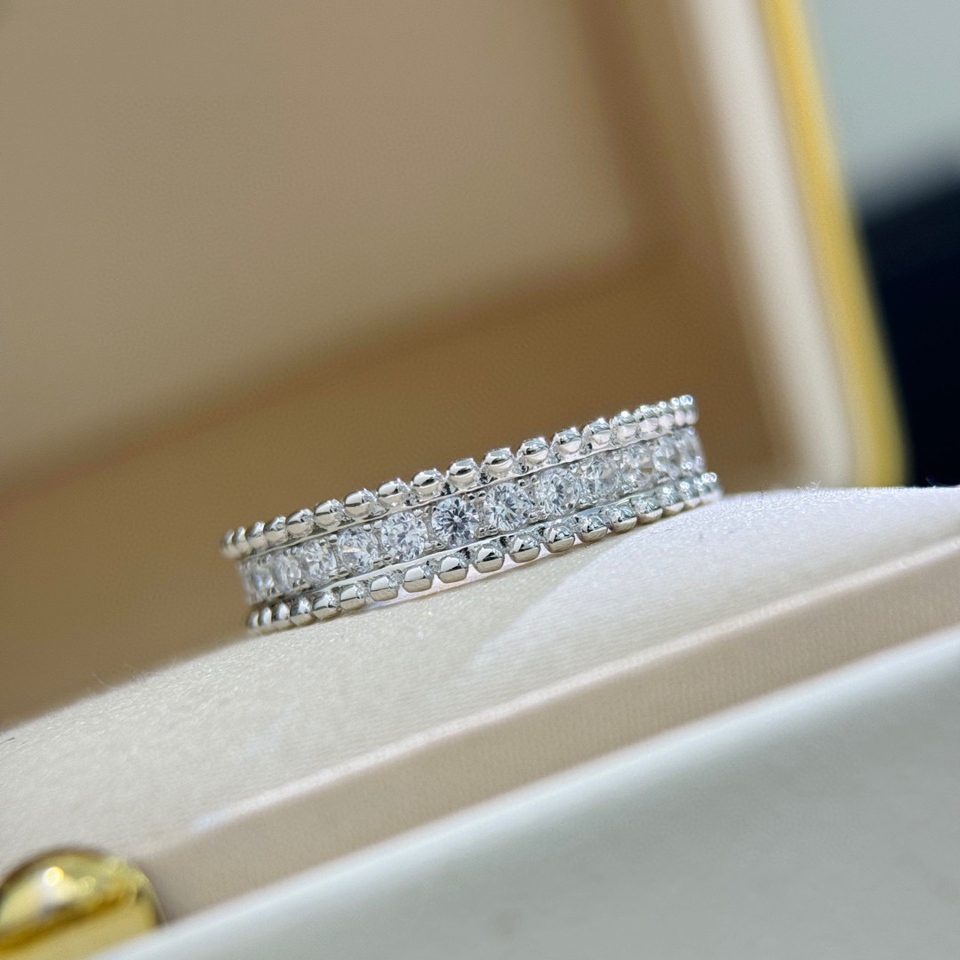 Van Cleef & Arpels Ring