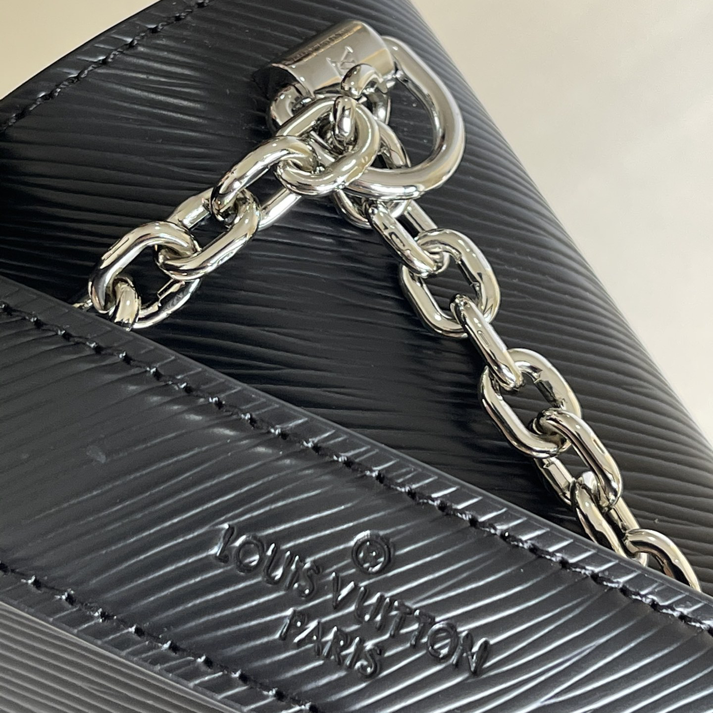 LV -Twist Medium Sliding Leather Shoulder Bag