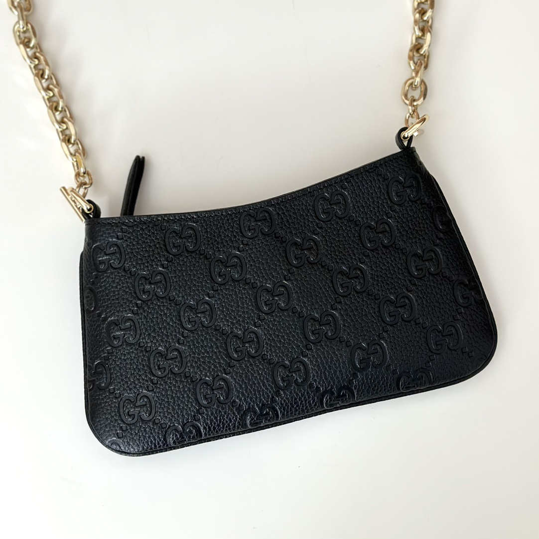 Gucci- Emblem small shoulder bag
