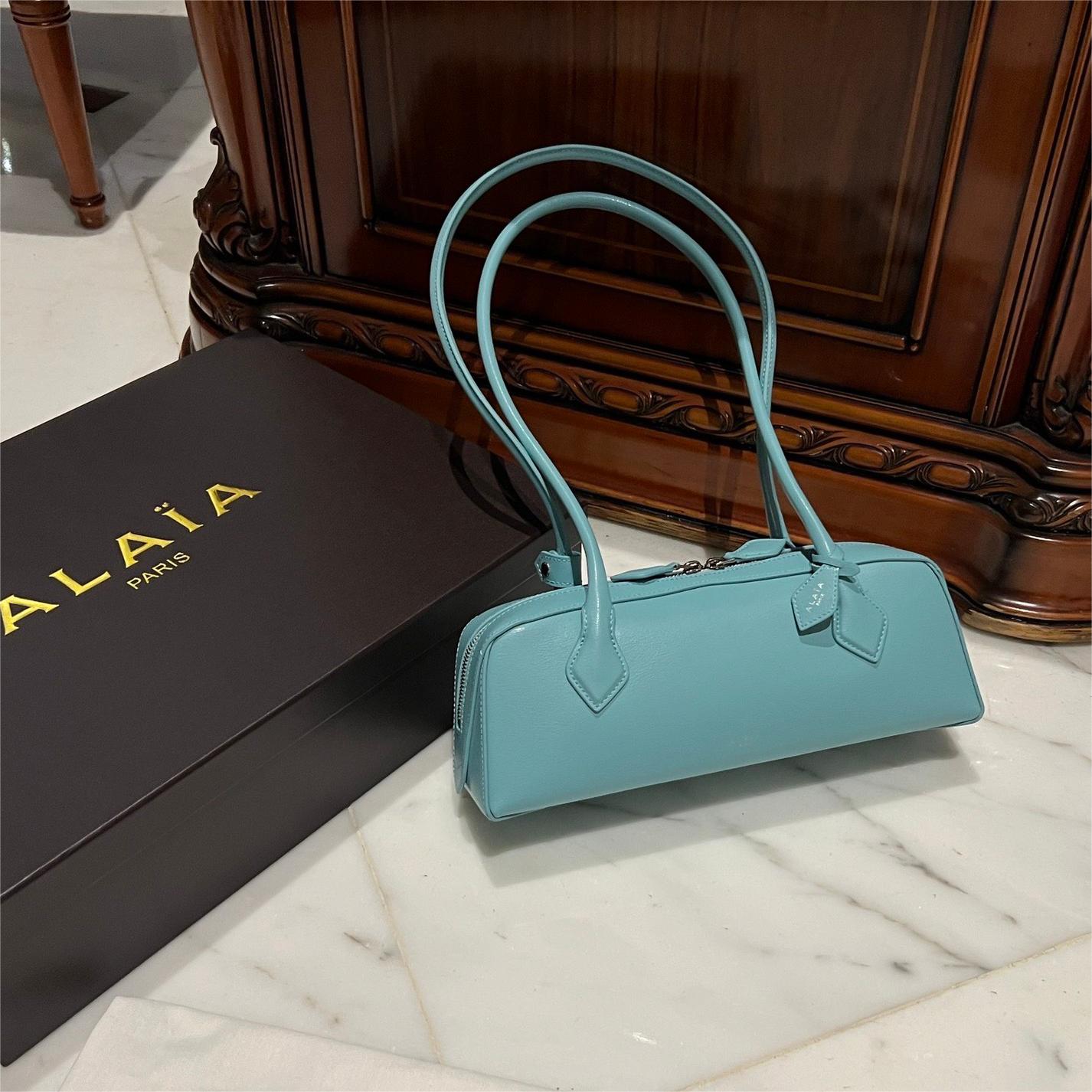 Alaia-LE TECKEL SMALL BAG IN GOATSKIN Blue