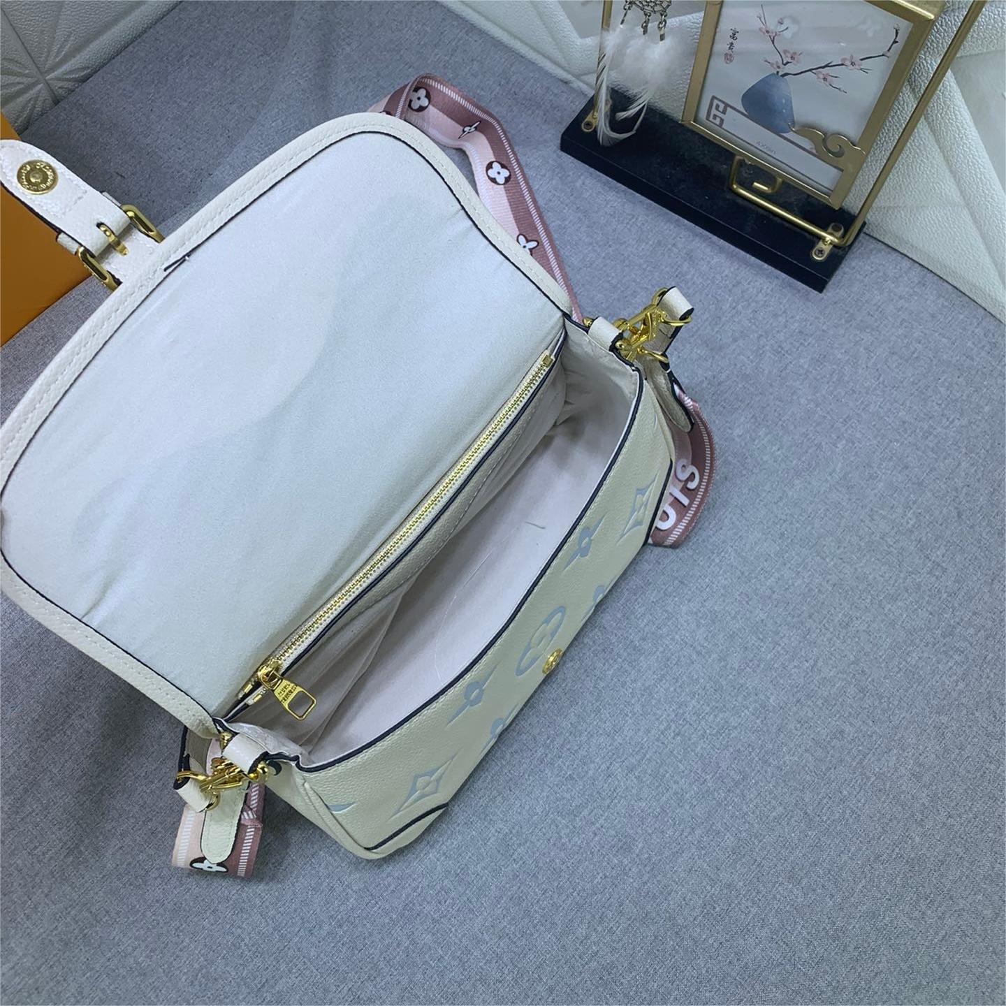 LV-Diane monogram empreinte