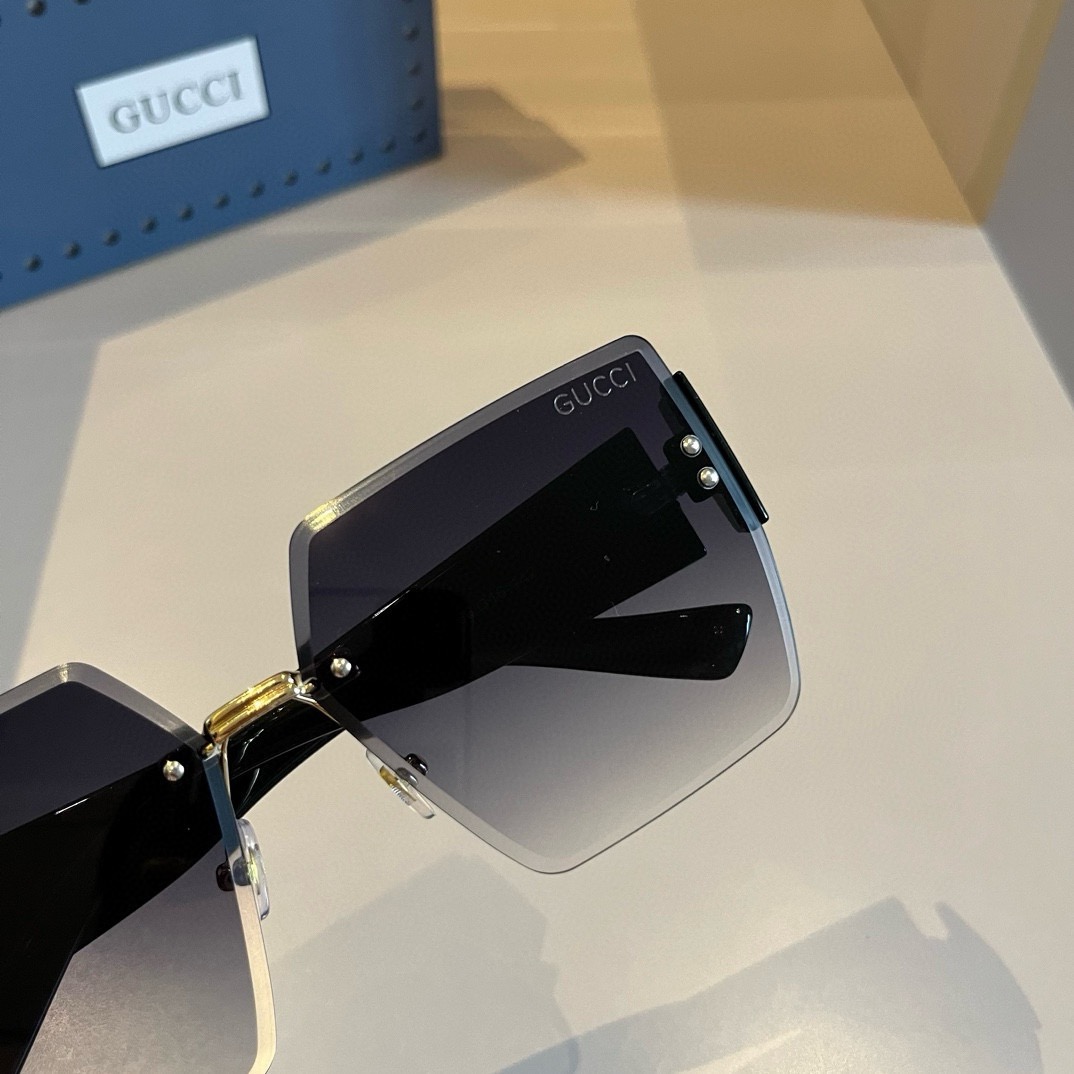 Gucci-unisex large boxy fashion sunglasses