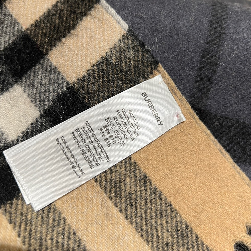 Burberry - Contrasting Check Wool Scarf
