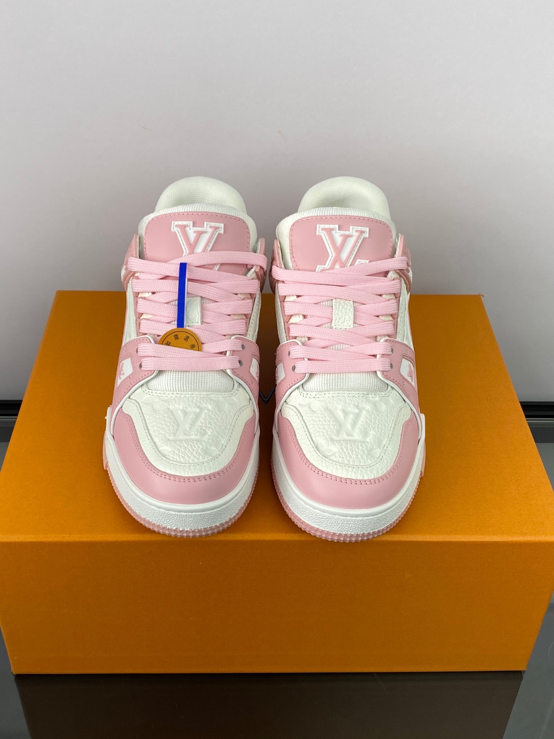 LOUIS VUITTON - LV Trainer Low White&Pink Woman Shoes