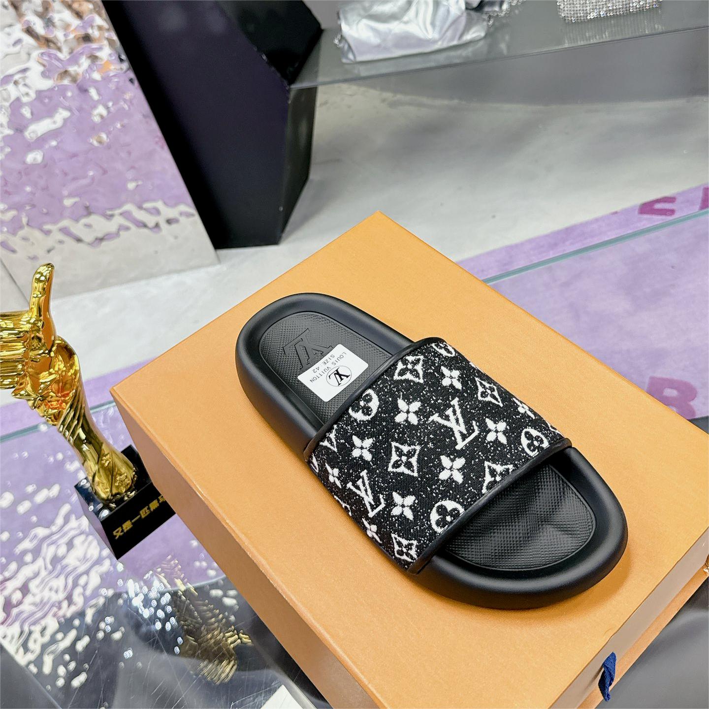 LV-Men's spring and summer slippers