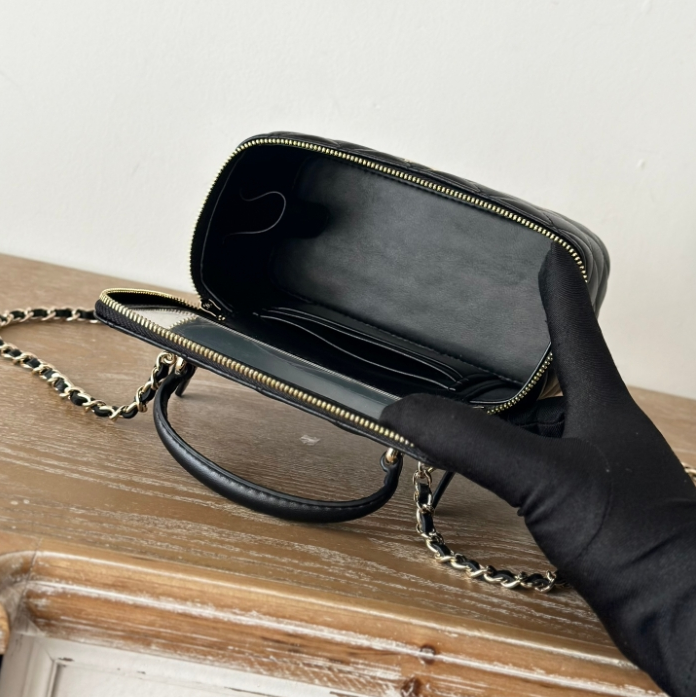 Chanel-Metal Handheld Box Bag
