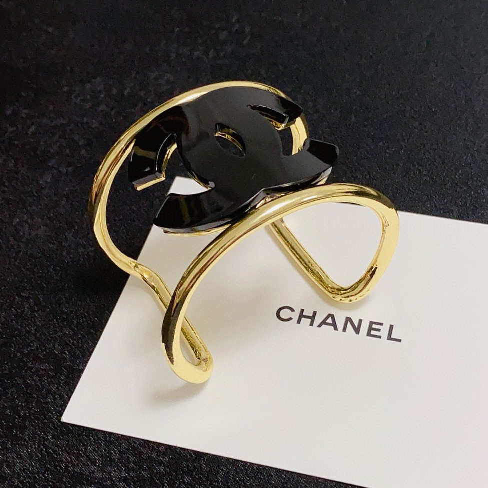 CHANEL - Logo Bracelet