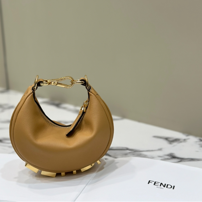 FENDI-Crescent Armpit Bag