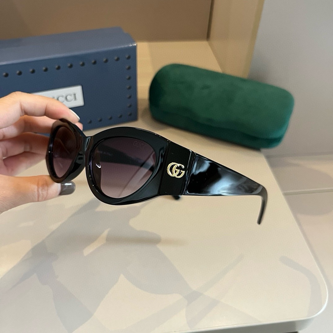 Gucci-Women's Cat Eye Small Frame Fashion Sunglasses