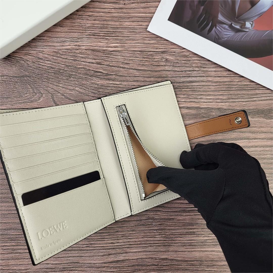 LOEWE-Medium sized coin purse