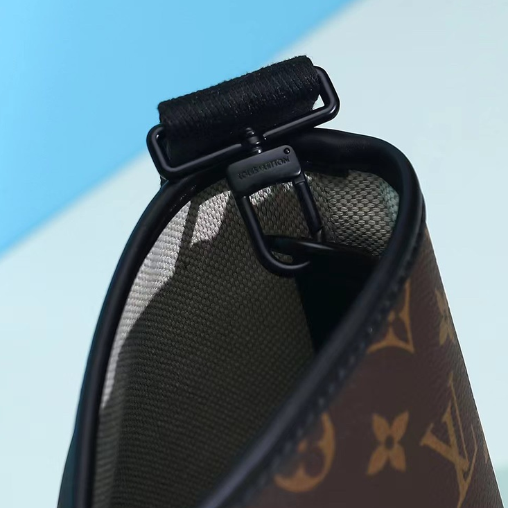 LV -WEEK-END TOTE Cowhide Handbag Large