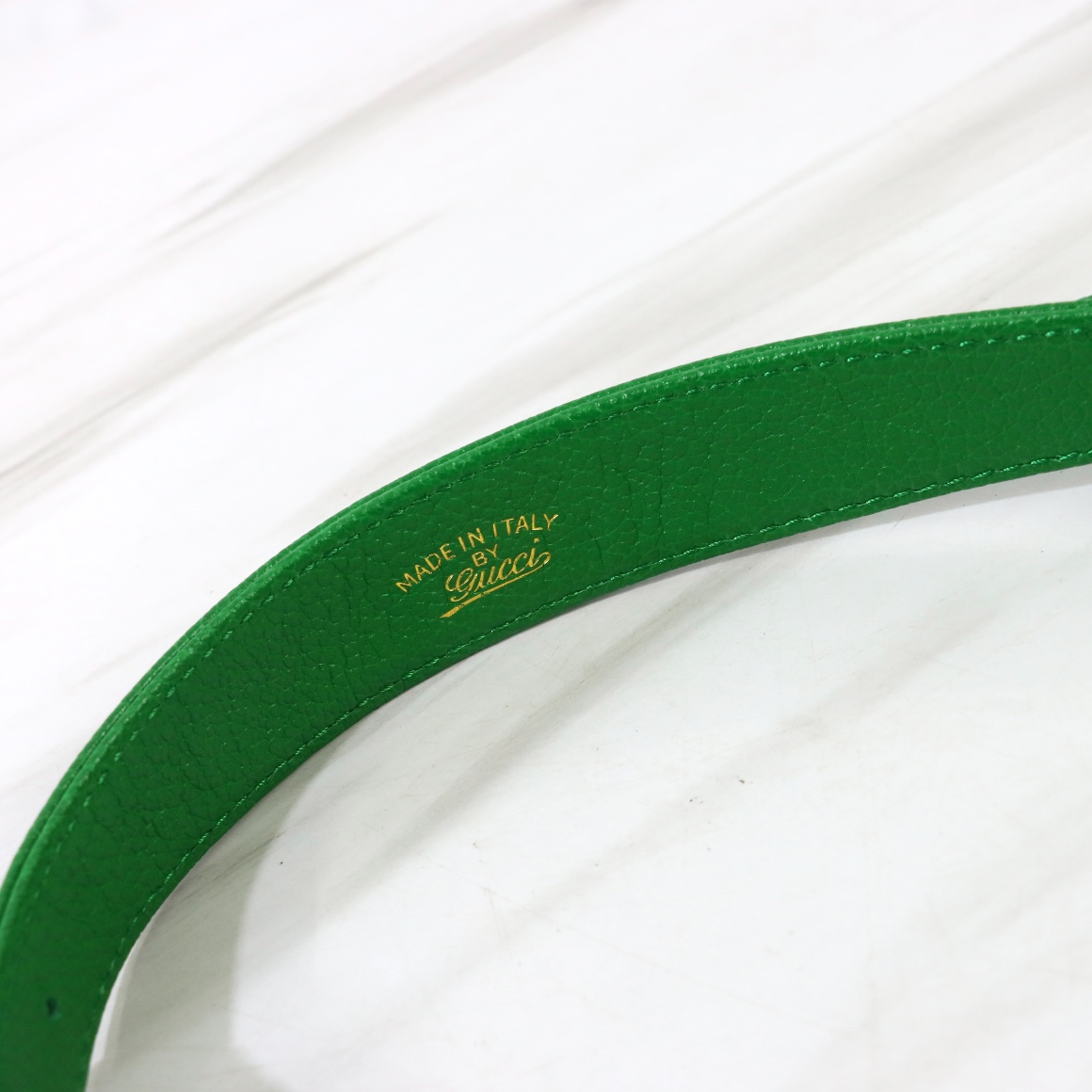 GUCCI-Cosmopone series Crescent shaped Small shoulder backpack