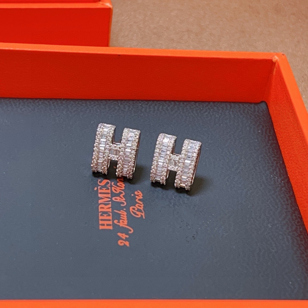 Hermers-Starry Ear Nails