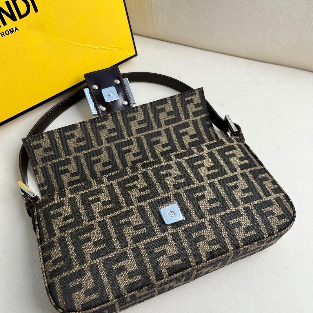 FENDI- Baguette Shoulder Carrying Crossbody Bag
