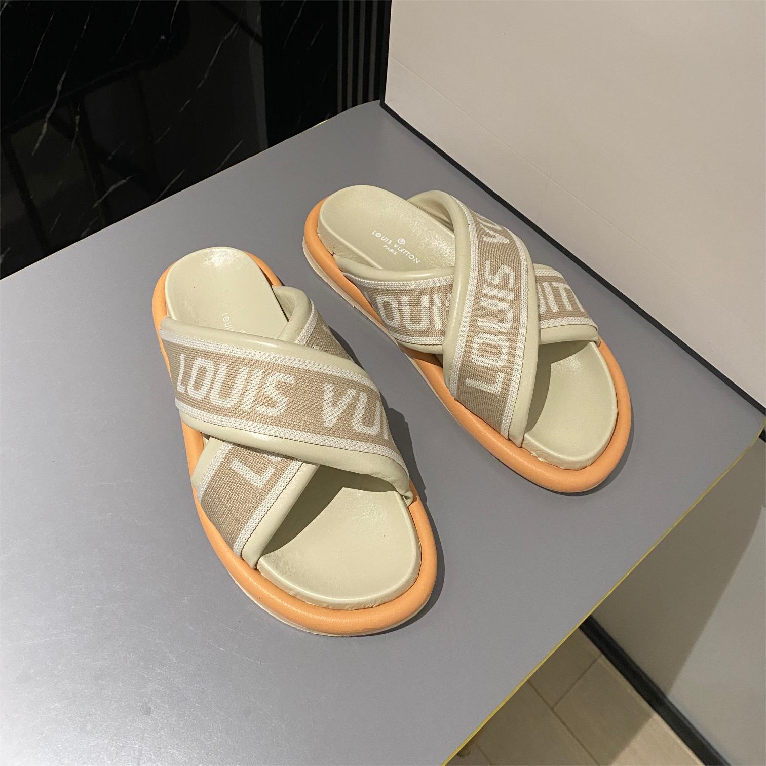 LV-Spring and summer new slippers
