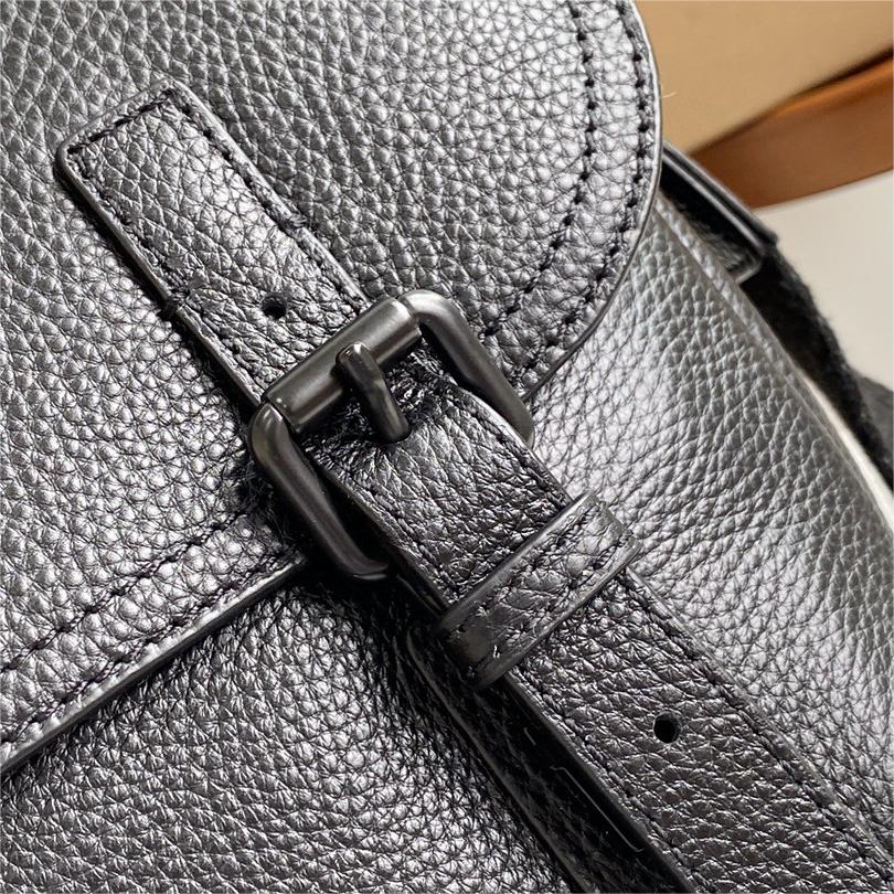 Burberry-Thick leather material mailman bag