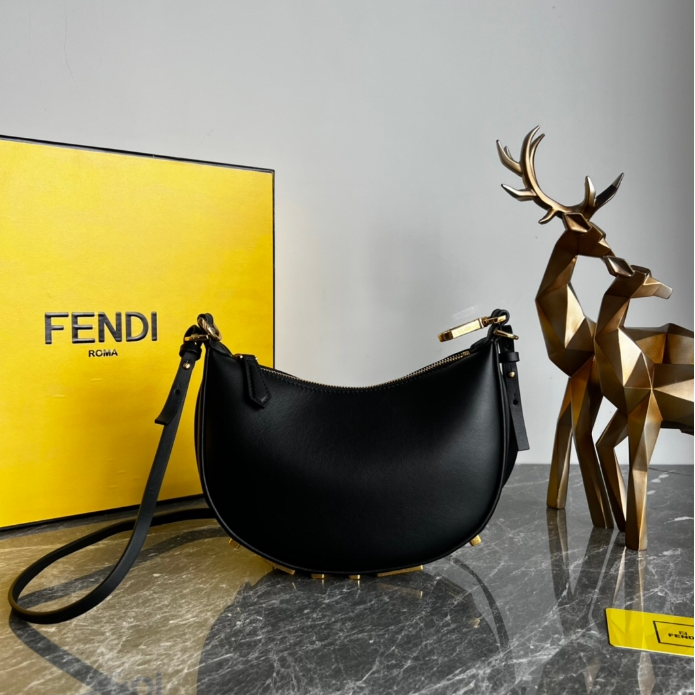FENDI-Crescent Armpit Bag