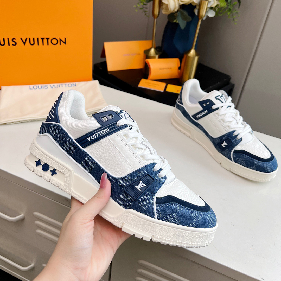 LV-Milan show runway models