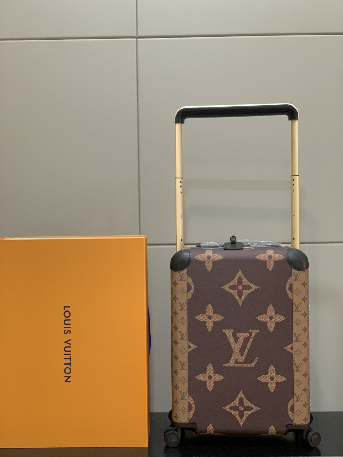 LV-Horizon 20 Inch 4-Wheel Boarding Case | Carry-on Luggage